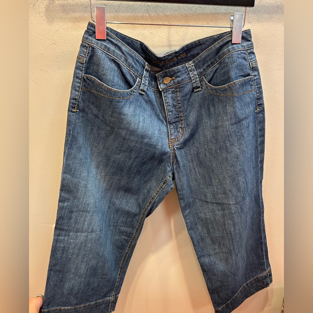 Stylish Blue Denim Capris
